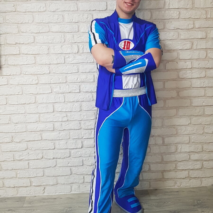 Animator Sportacus podczas programu dla dzieci